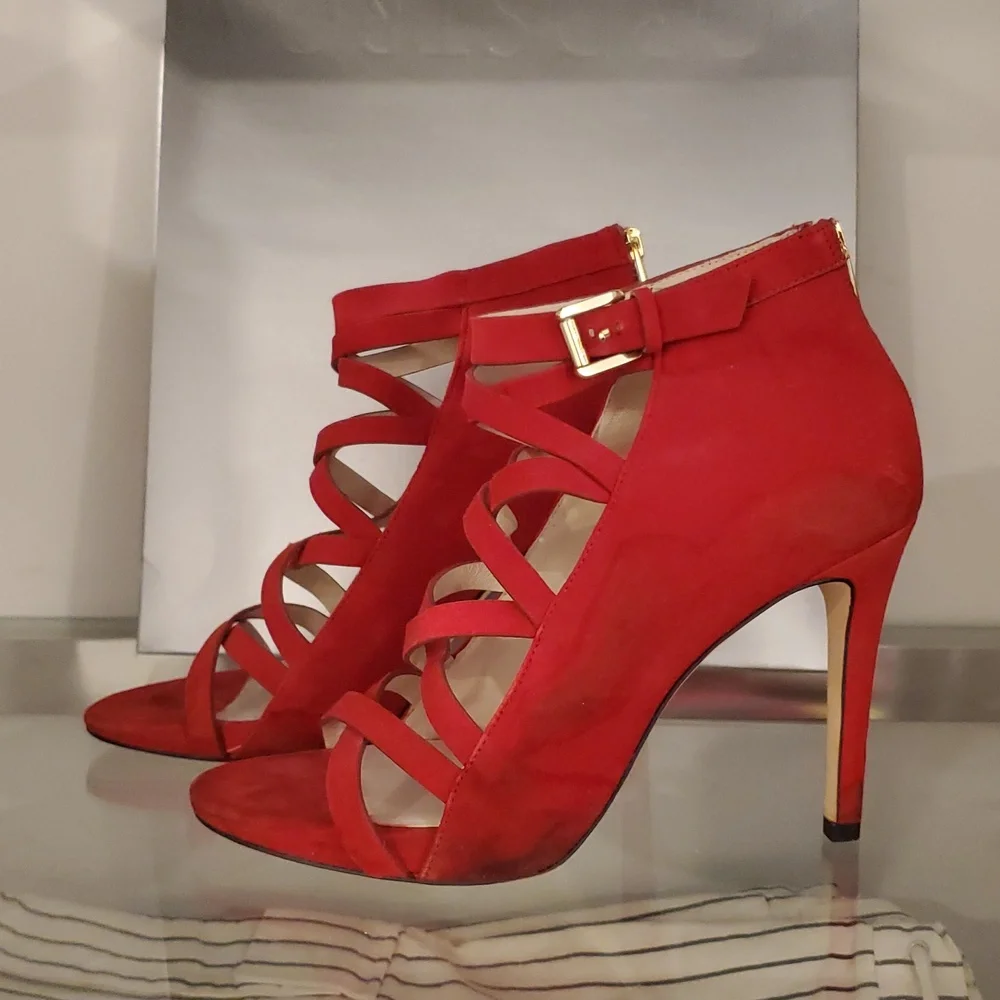 Michael Kors Red Suede Strappy shoe Size 9 With 3.5”. Heel - Picture 4 of 8